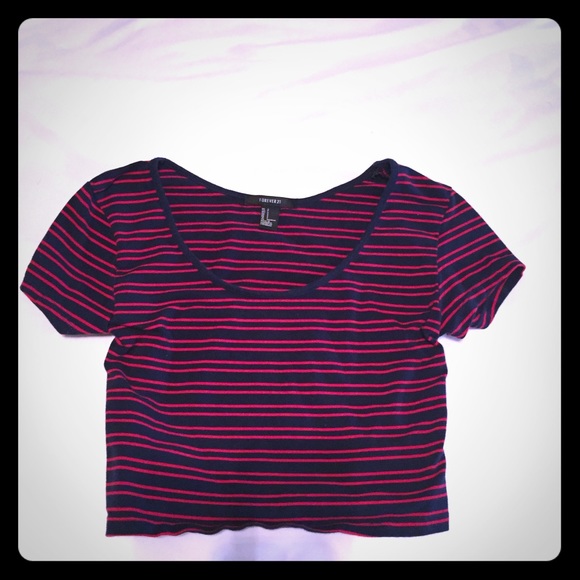 Crop top - Picture 1 of 1